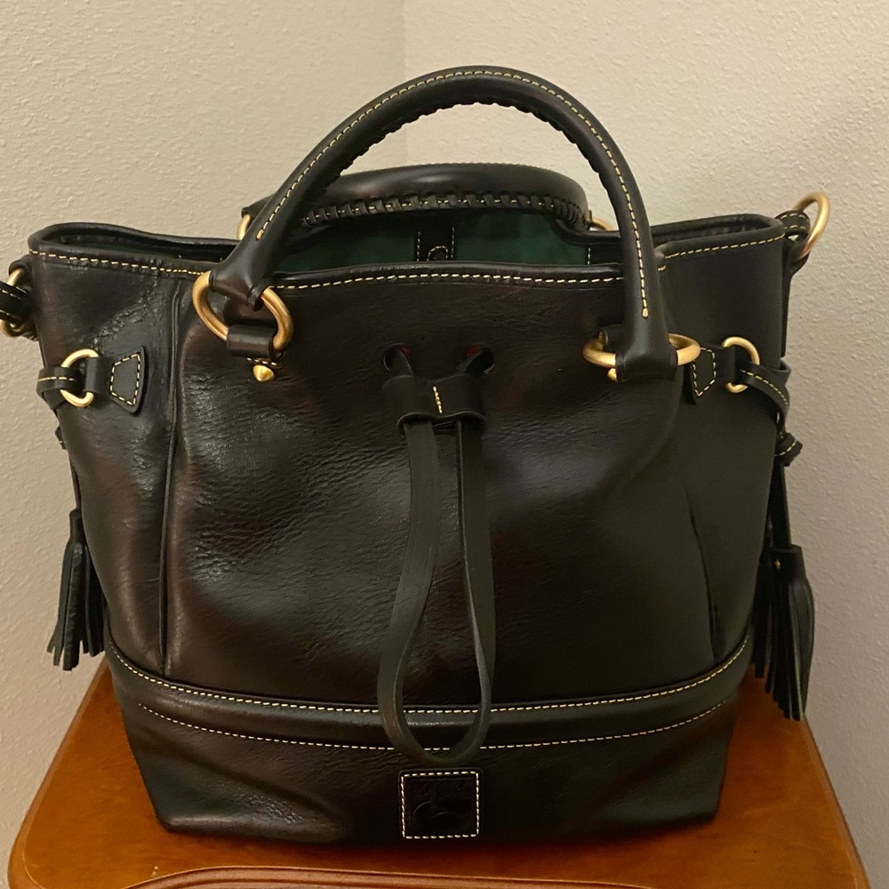 🚨Black Dooney & Bourke Florentine Buckley🚨
